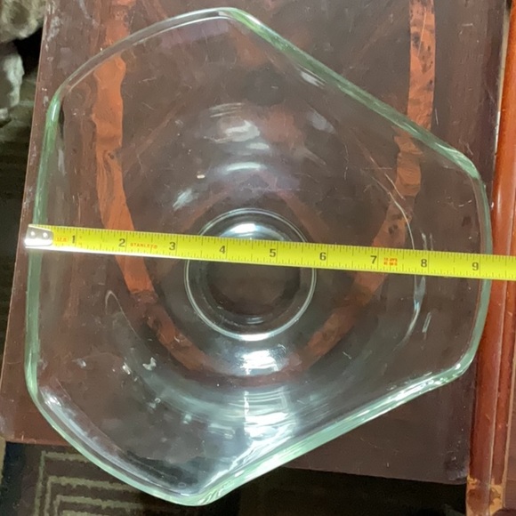 Elegant Clear Glass Bowl - Picture 7 of 11
